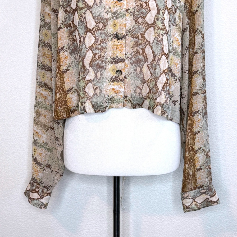 WILFRED Aritizia Henrietta Sheer Crop Blouse LG Snake Print Tans Career Wear LS - Picture 4 of 8